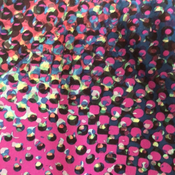 Nike Pro Hyper Cool Kaleidoscope crop leg Workout Leggings - Picture 12 of 16